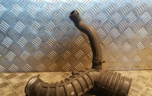 Nissan Pulsar Air intake duct part