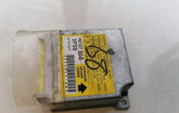 Mitsubishi Outlander Airbag control unit/module MR587868 W2T61972