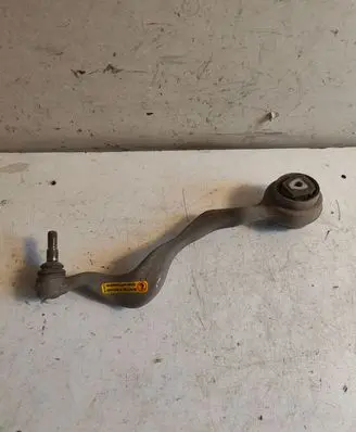 BMW 1 E81 E87 Front lower control arm/wishbone 6765305