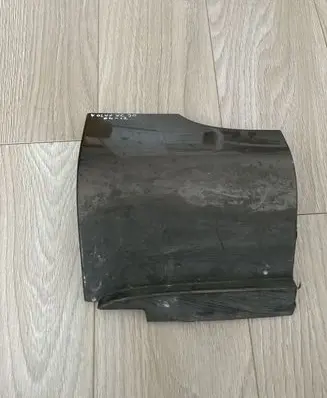 Volvo XC90 Side skirt front trim 