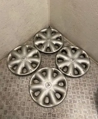Citroen Xsara Picasso R15 wheel hub/cap/trim 9634799780