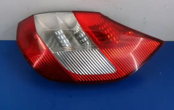 Renault Scenic II - Grand scenic II Rear/tail lights 8200493375