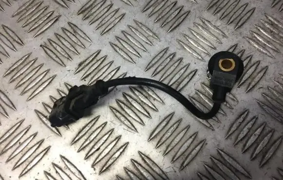 Toyota Corolla E120 E130 Detonation knock sensor 0261231149 89615-02010