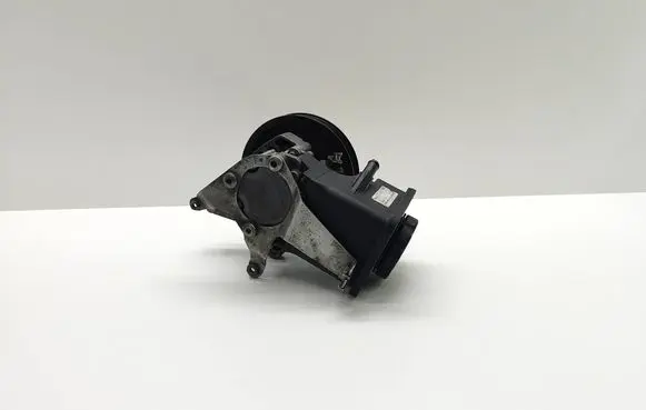 BMW 5 E60 E61 Power steering pump 7693974 7787106 32417787106