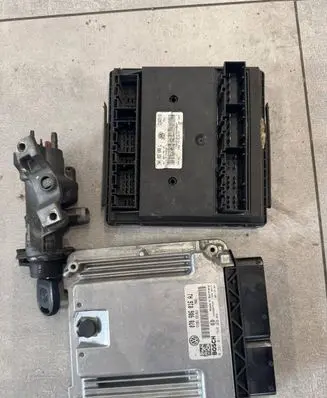 Volkswagen Transporter - Caravelle T5 Engine control unit/module 070906016AJ 0281011561