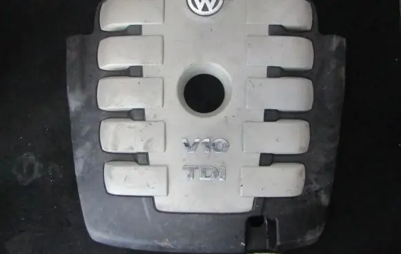 Volkswagen Touareg I Engine cover (trim)