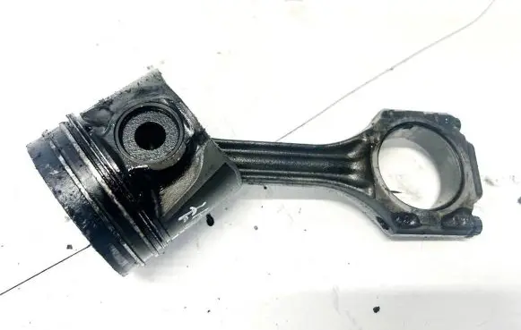 Skoda Octavia Mk1 (1U) Piston with connecting rod
