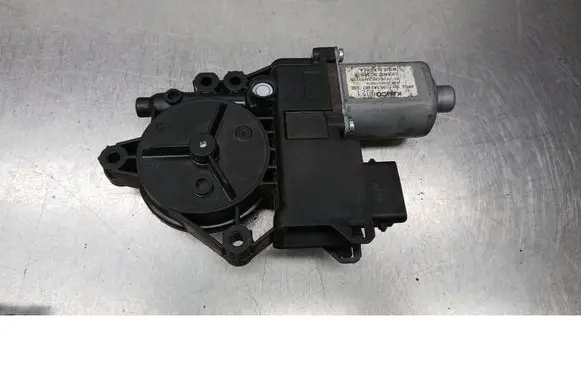 KIA Carens II Front door window regulator motor KIASILNICZEK