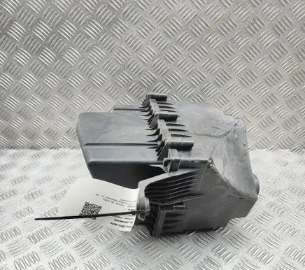 Jaguar XE Air filter box GX739600DB