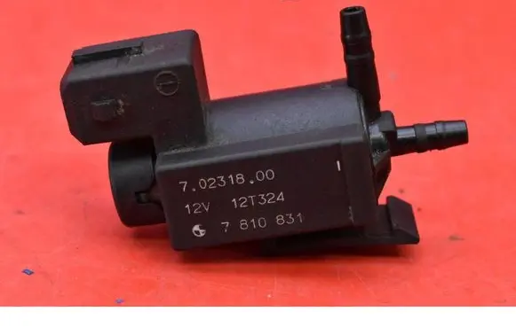 BMW 7 F01 F02 F03 F04 Vacuum valve 70231800