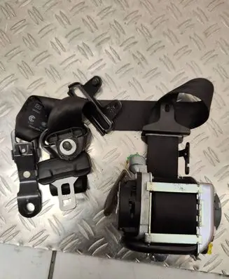 Volvo V60 Front seatbelt 616155700 012L0000 BAPPT1765