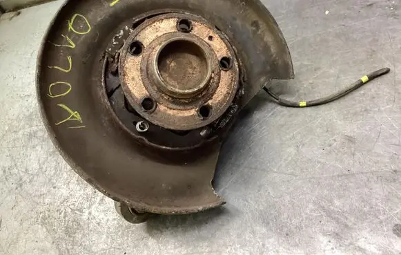 Volvo S60 Front wheel hub