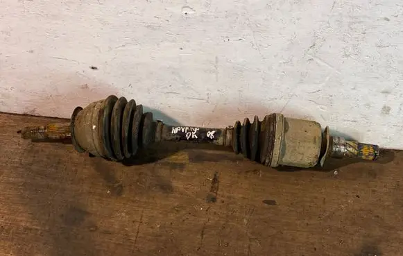 Nissan Navara D40 Front driveshaft