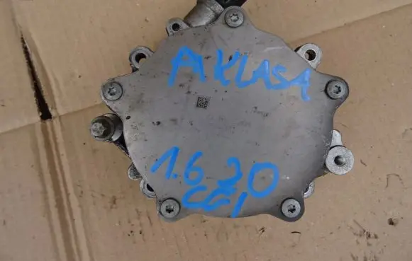 Mercedes-Benz A W176 Vacuum pump A2701801001