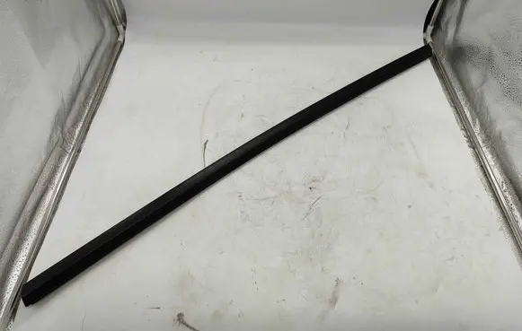 Front door glass trim molding