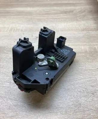 Opel Zafira A Rear door lock 24414134