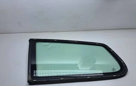Volkswagen PASSAT B7 Rear side window 43R001057 E000184 DOT223100AS2