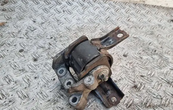 Mitsubishi Lancer X Engine mount bracket MN184344