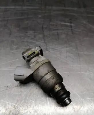 Mitsubishi Lancer X Fuel injector MR988977