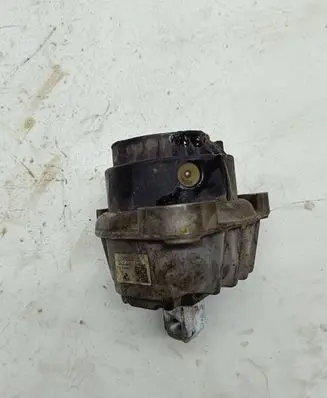 BMW 6 F12 F13 Engine mount bracket 6777374 68623513 2036040