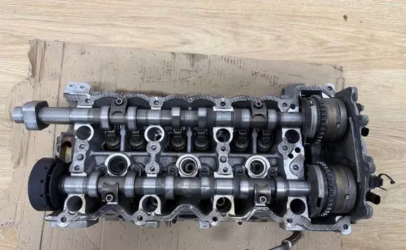 Mercedes-Benz C W205 Engine head R2760162400