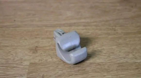 Toyota Avensis T250 Sun visor clip/hook/bracket 