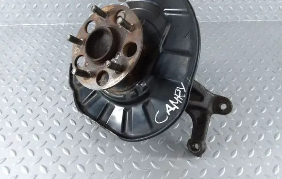 Toyota Camry VIII XV70 Rear wheel hub 4230433050