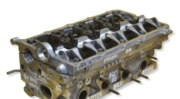 Volkswagen PASSAT B6 Engine head 03G103373 03G103308A