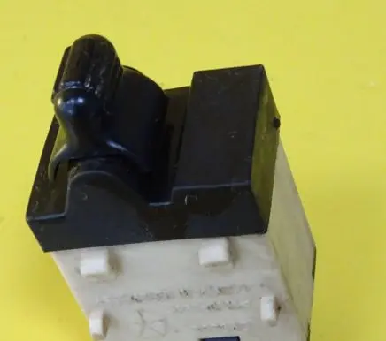 Jeep Cherokee III KJ Electric window control switch 56010695AA