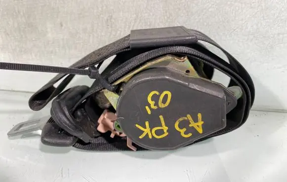 Audi A3 S3 8L Front seatbelt 8l3857705c