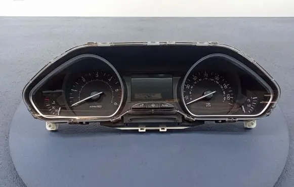 Peugeot 208 Speedometer (instrument cluster) 9805975780