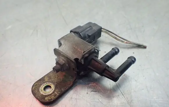 Mazda MX-5 NB Miata Valve K5T48298