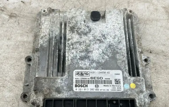 Land Rover Freelander 2 - LR2 Engine control unit/module 6G9112A650AD 0281013202