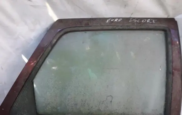 Ford Escort Rear door window glass