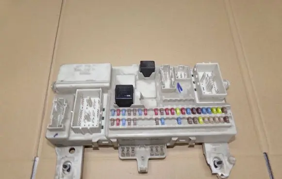 Volvo V50 Fuse module 30728906