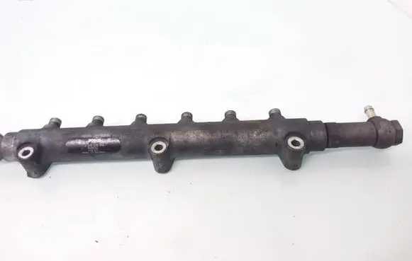 Volvo V70 Fuel main line pipe 8658252 0445215010