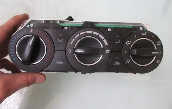 Mazda 3 III Climate control unit
