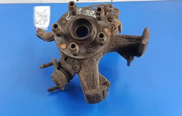 Seat Altea XL Front wheel hub spindle knuckle
