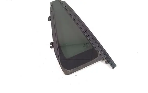 Volvo XC90 Rear vent window glass 31352995