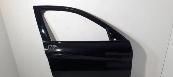 Alfa Romeo Stelvio Front door