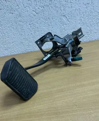 Hyundai Tucson TL Accelerator throttle pedal 32800D3715 D7430