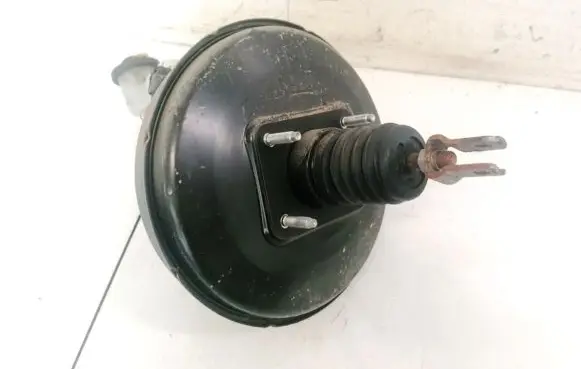 Toyota Verso-S Brake booster