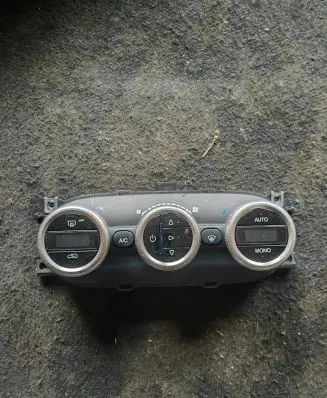 Fiat 500L Climate control unit 735579710