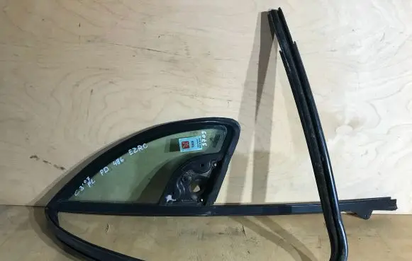 Citroen C3 Front door vent window glass four-door 
