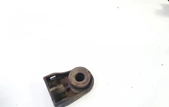 Radiator mount bracket