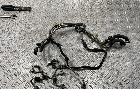Audi A4 S4 B9 Fuel return line/hose 04L201360AF