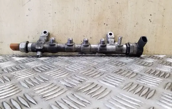 Volkswagen PASSAT B7 Fuel main line pipe 03L906051 R03L125CHE