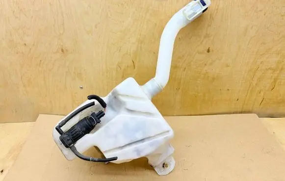 Fiat 500L Windshield washer fluid reservoir/tank 51883639