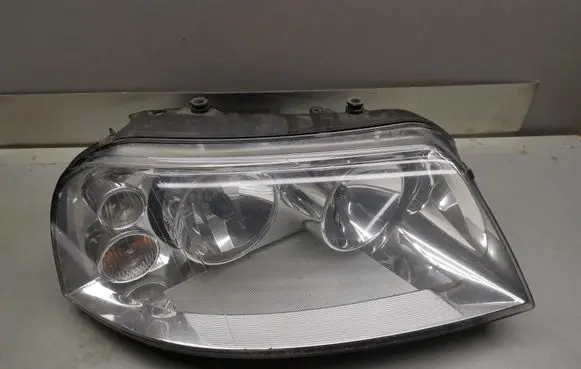 Volkswagen Sharan Headlight/headlamp 0301182202