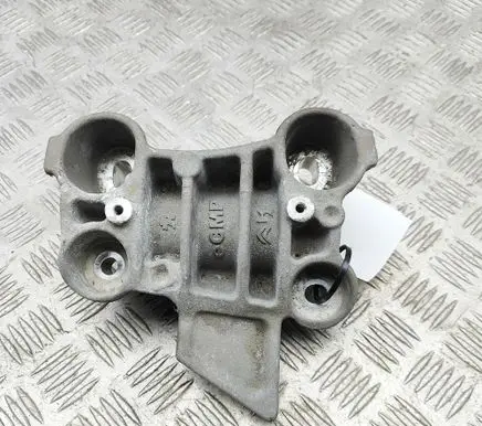 Opel Mokka B Engine mounting bracket 9826364780
